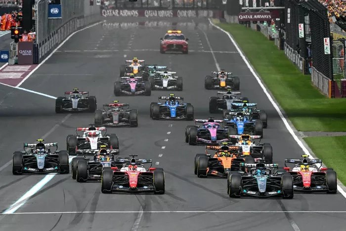 Charles Leclerc, Ferrari, George Russell, Mercedes