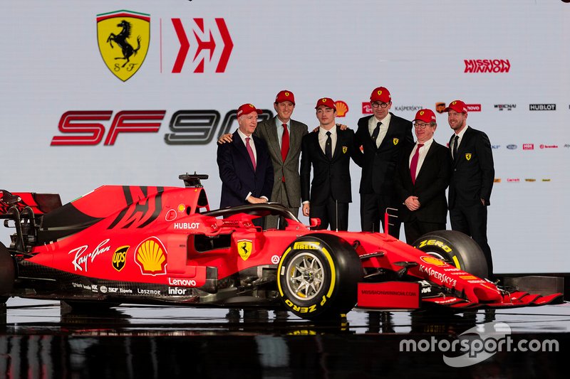 Charles Leclerc, Ferrari, Sebastian Vettel, Ferrari with Ferrari team members