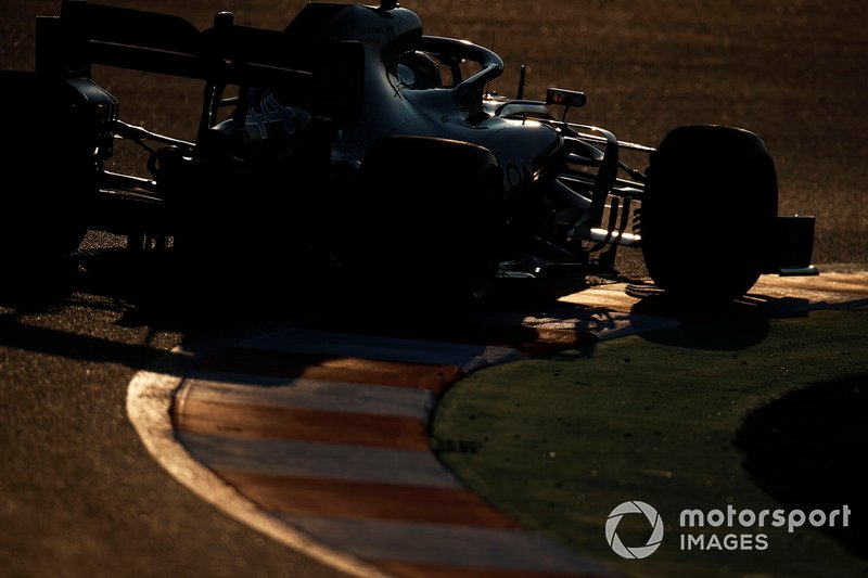 Льюіс Хемілтон, Mercedes-AMG F1 W10