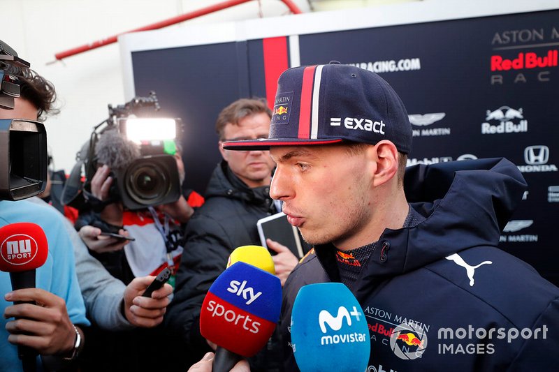 Max Verstappen, Red Bull Racing, parla con i media