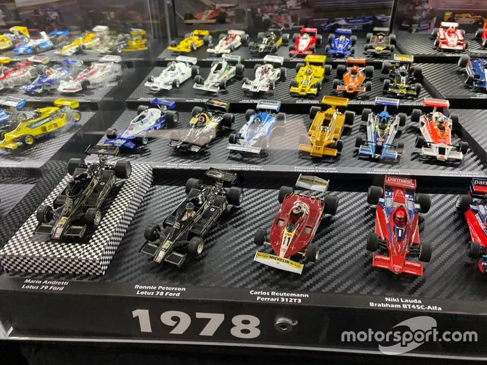 Colección de coches miniatura de F1