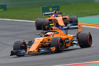 Stoffel Vandoorne, McLaren MCL33 ve Fernando Alonso, McLaren MCL33