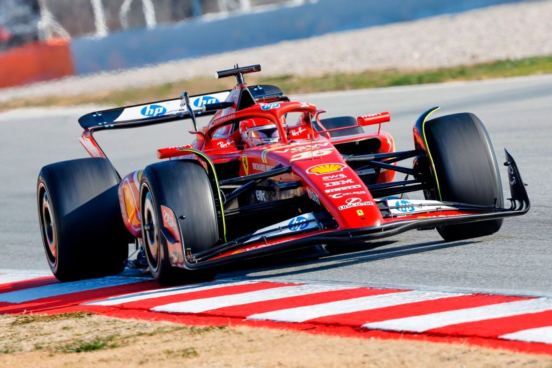 Charles Leclerc, Ferrari SF-24 podczas testów Pirelli