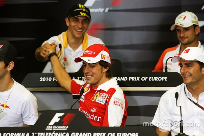 Fernando Alonso, Ferrari y Vitaly Petrov, Renault