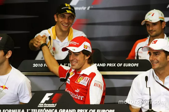 Fernando Alonso, Ferrari y Vitaly Petrov, Renault