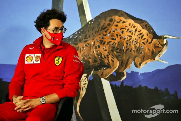Mattia Binotto, Ferrari director del equipo en la conferencia de prensa