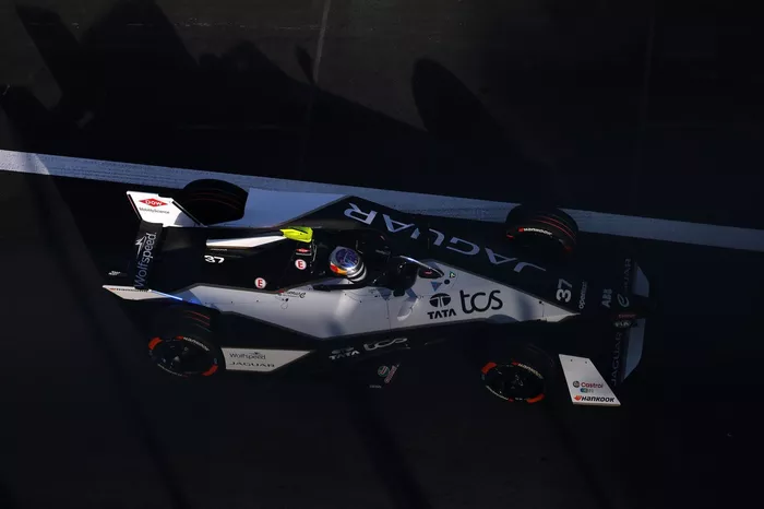 Nick Cassidy, Jaguar Racing, Jaguar I-TYPE 6