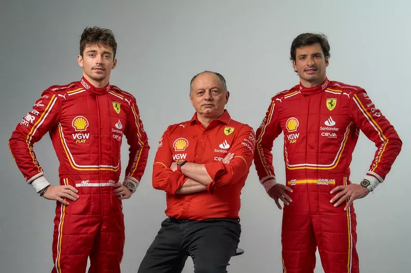 Charles Leclerc, Frederic Vasseur, Team Principal et General Manager, Scuderia Ferrari, Carlos Sainz, Ferrari