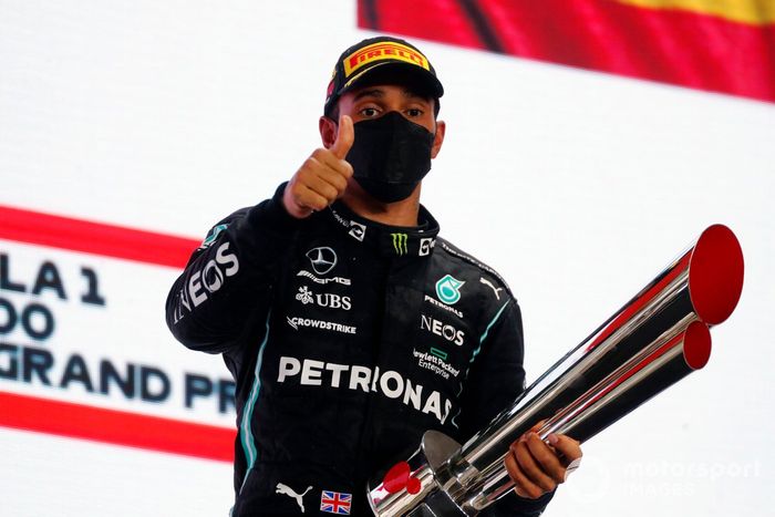 Podio: ganador Lewis Hamilton, Mercedes