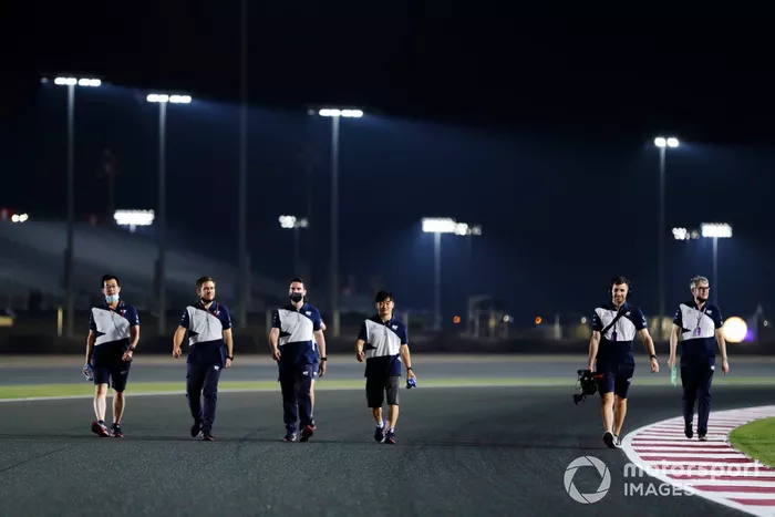 Yuki Tsunoda, AlphaTauri recorre la pista 