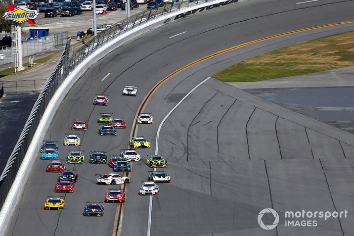 #79 WeatherTech Racing Porsche 911 RSR - 19, GTLM: Cooper MacNeil, Gianmaria Bruni, Richard Lietz, Kevin Estre, #3 Corvette Racing Corvette C8.R, GTLM: Antonio Garcia, Jordan Taylor, Nicky Catsburg, #4 Corvette Racing Corvette C8.R, GTLM: Tommy Milner, Nick Tandy, Alexander Sims, crash at race start