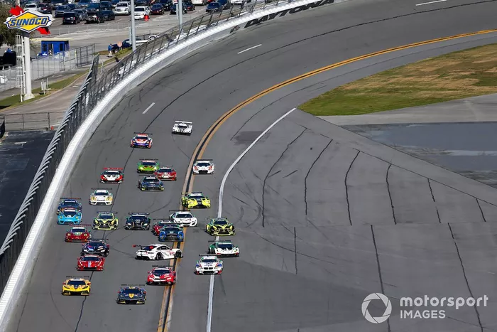 #79 WeatherTech Racing Porsche 911 RSR - 19, GTLM: Cooper MacNeil, Gianmaria Bruni, Richard Lietz, Kevin Estre, #3 Corvette Racing Corvette C8.R, GTLM: Antonio Garcia, Jordan Taylor, Nicky Catsburg, #4 Corvette Racing Corvette C8.R, GTLM: Tommy Milner, Nick Tandy, Alexander Sims, crash at race start