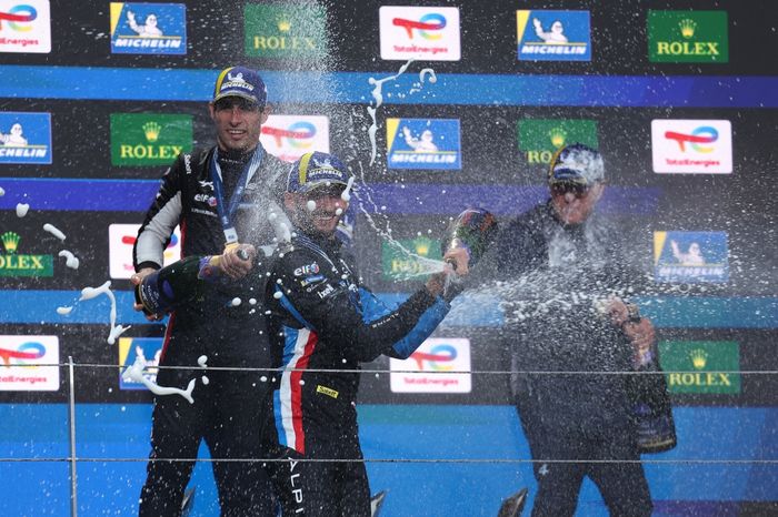 Podium: Race winner #35 Alpine Endurance Team Alpine A424: Paul-Loup Chatin, Ferdinand Habsburg, Charles Milesi