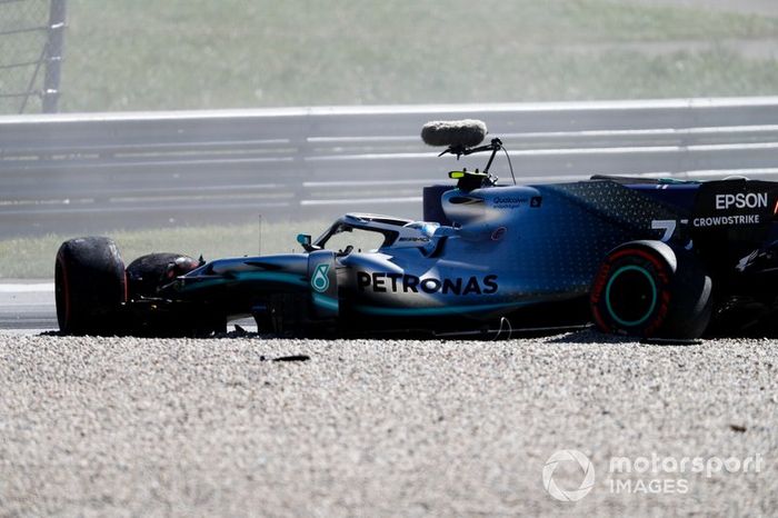 Choque de Valtteri Bottas, Mercedes AMG W10