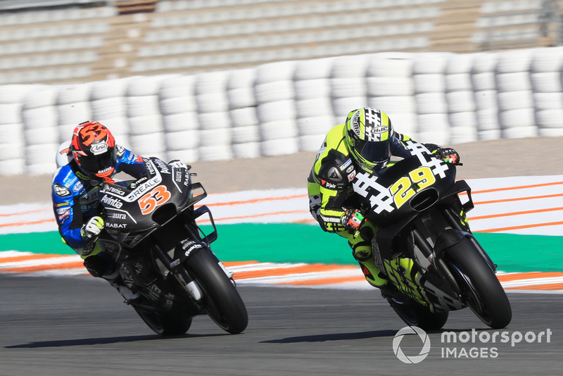 Andrea Iannone (Aprilia Racing Team Gresini) et Tito Rabat (Reale Avintia Racing)