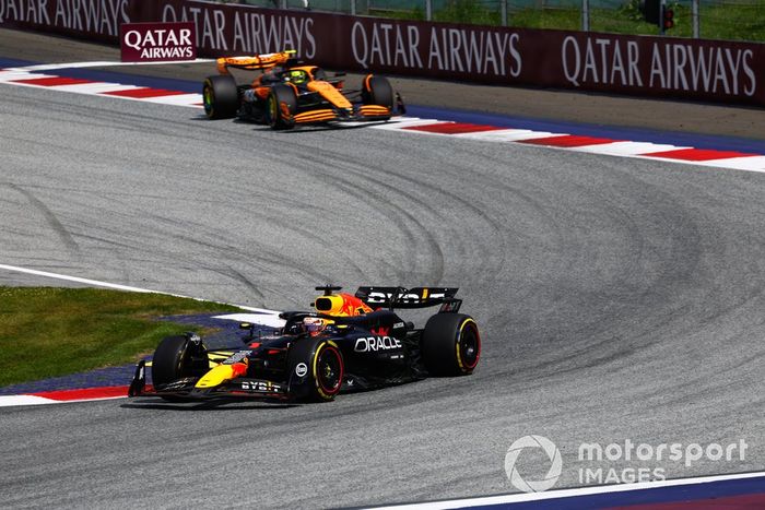 Max Verstappen, Red Bull Racing RB20, Lando Norris, McLaren MCL38