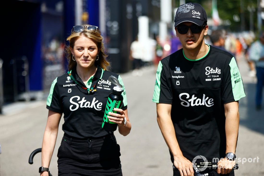 Valtteri Bottas, Stake F1 Team KICK Sauber, concede una entrevista