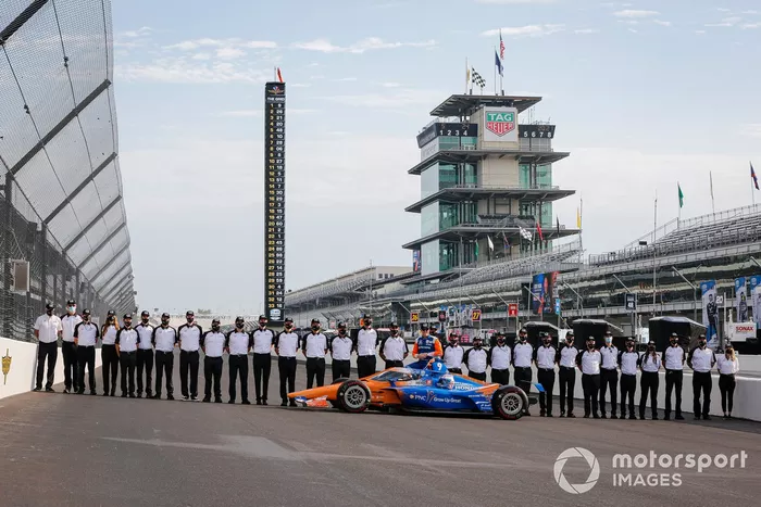 Ganador de la pole Scott Dixon, Chip Ganassi Racing Honda
