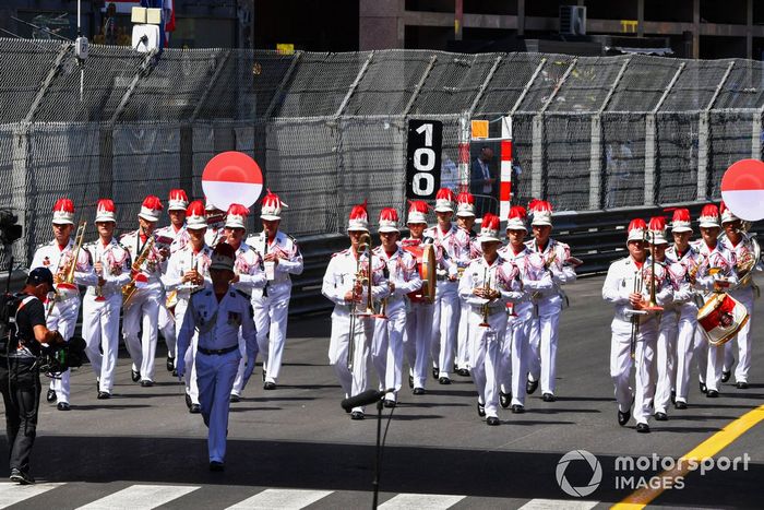Una banda de música en la parrilla