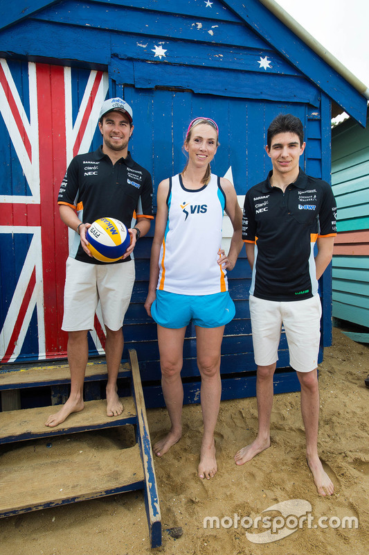 Esteban Ocon, Sergio Pérez, Sahara Force India F1 Team en la playa Brighton