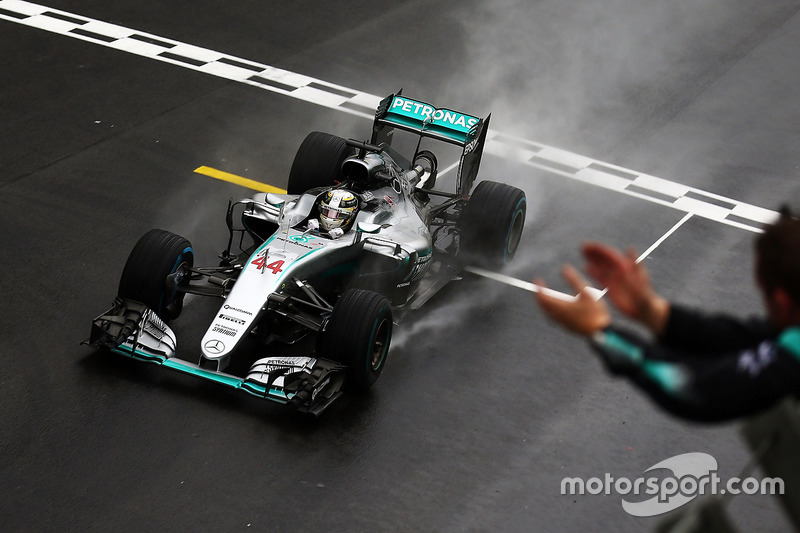 Race winner Lewis Hamilton, Mercedes AMG F1 W07 Hybrid celebrates as he takes the chequered flag at the end of the race