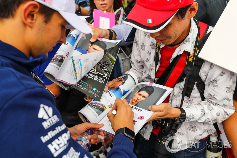 Esteban Ocon, Sahara Force India F1 signs autographs for the fans