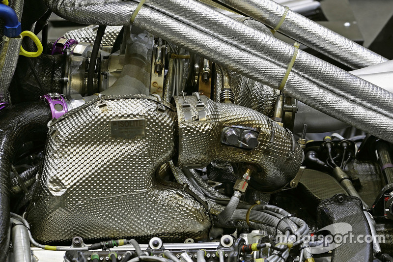 Audi R18: Motordetail