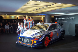Dani Sordo, Hayden Paddon, John Kennard, Marc Marti, onthullen 2017 Hyundai i20 Coupe WRC