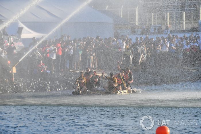 La carrera de balsas