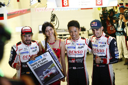Pole position pour la #8 Toyota Gazoo Racing Toyota TS050: Sébastien Buemi, Kazuki Nakajima, Fernando Alonso