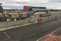 Repavimentado de Silverstone
