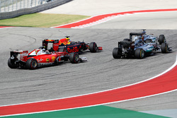 Lewis Hamilton, Mercedes AMG F1 W07 Hybrid, Daniel Ricciardo, Red Bull Racing RB12, Nico Rosberg, Mercedes AMG F1 W07 Hybrid, Kimi Raikkonen, Ferrari SF16-H
