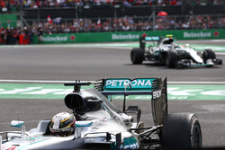 Льюіс Хемілтон, Ніко Росберг, Mercedes AMG Petronas F1 W07