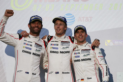 Podium: Sieger #1 Porsche Team, Porsche 919 Hybrid: Mark Webber, Brendon Hartley, Timo Bernhard