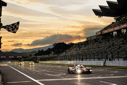 Sieger LMP1: #6 Toyota Racing, Toyota TS050 Hybrid: Stéphane Sarrazin, Mike Conway, Kamui Kobayashi