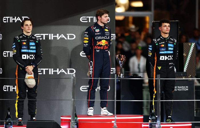 Lando Norris, McLaren, Oscar Piastri, McLaren, Max Verstappen, Red Bull Racing