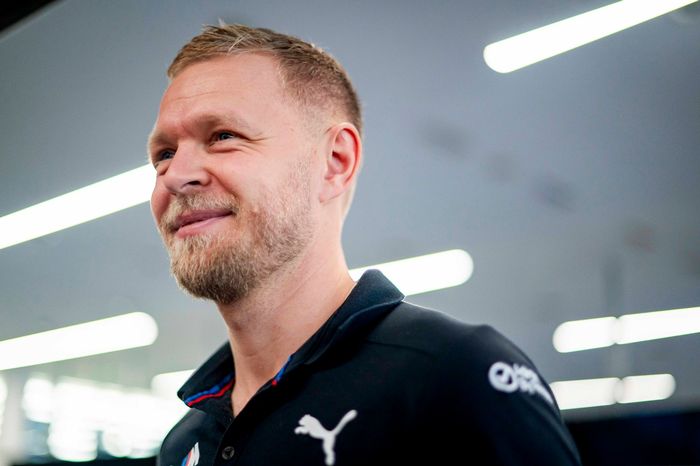 #15 BMW M Team WRT BMW M Hybrid V8: Kevin Magnussen