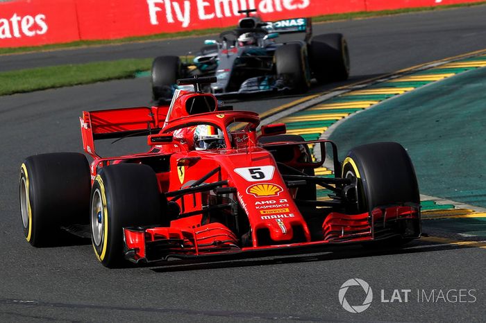 Sebastian Vettel, Ferrari SF71H, Lewis Hamilton, Mercedes-AMG F1 W09