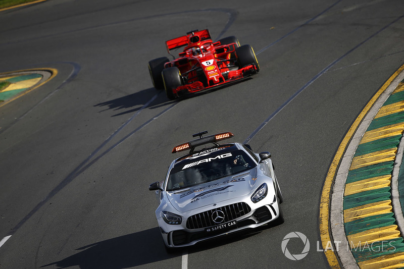 El Safety Car delante de Sebastian Vettel, Ferrari SF71H