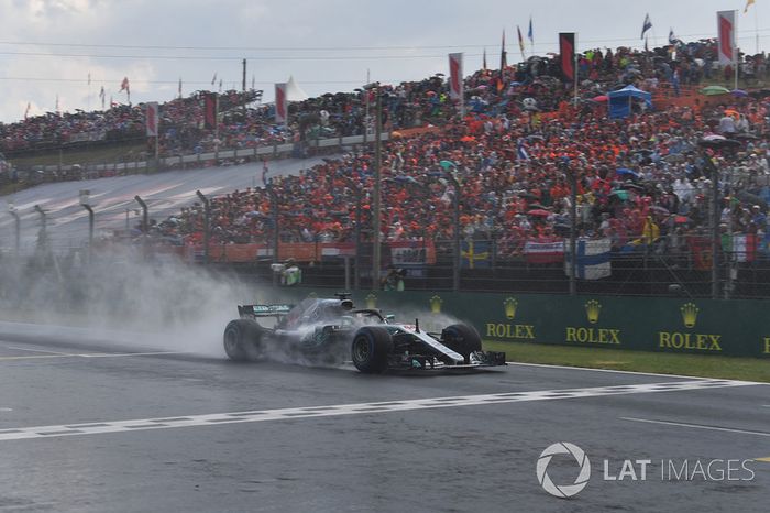 La lluvia cambia el guión de Hungría