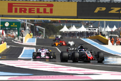 Romain Grosjean, Haas F1 Team VF-18, Sergio Perez, Force India VJM11