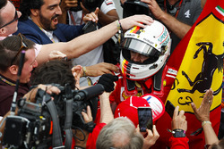 Себастьян Феттель, Ferrari, святкує перемогу