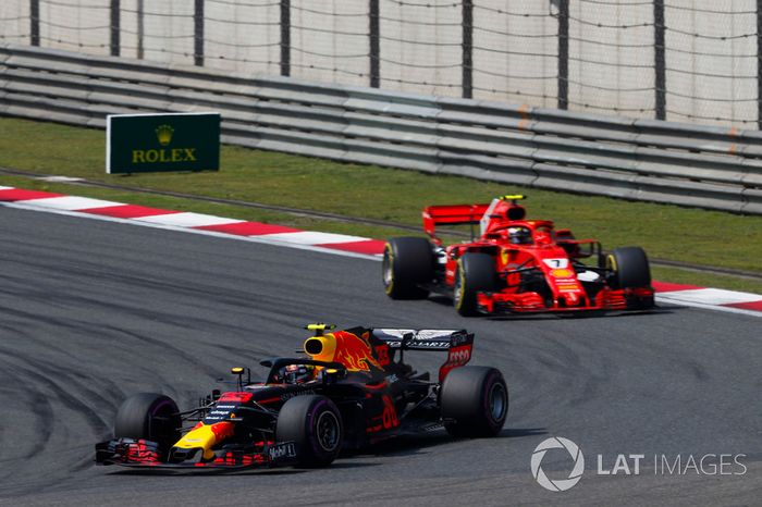 Max Verstappen, Red Bull Racing RB14 Tag Heuer, Kimi Raikkonen, Ferrari SF71H