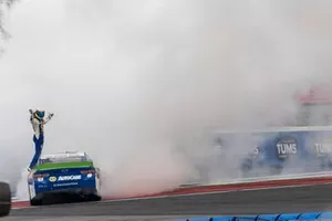 	
Race winner Chase Elliott, Hendrick Motorsports Chevrolet