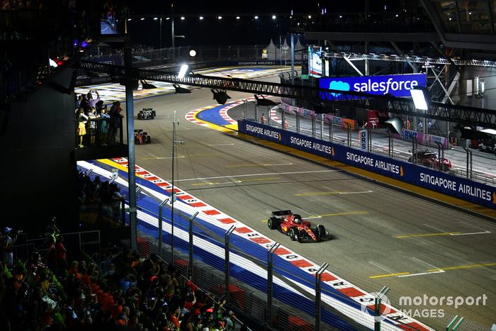 Charles Leclerc, Ferrari F1-75, Carlos Sainz