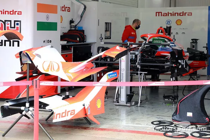 Mahindra Racing garaje