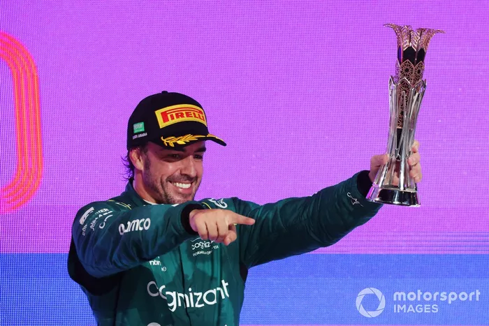 Podio: tercer lugar Fernando Alonso, Aston Martin F1 Team antes de ser sancionado 
