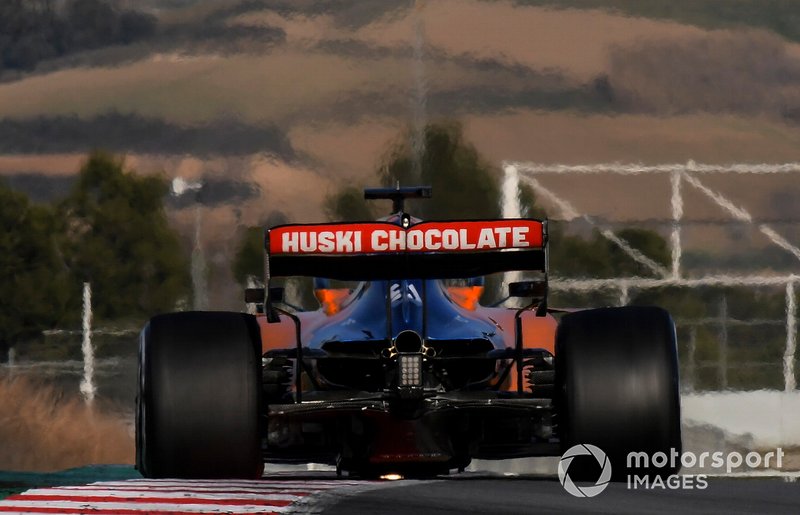 Carlos Sainz Jr., McLaren MCL34, passe sur un vibreur