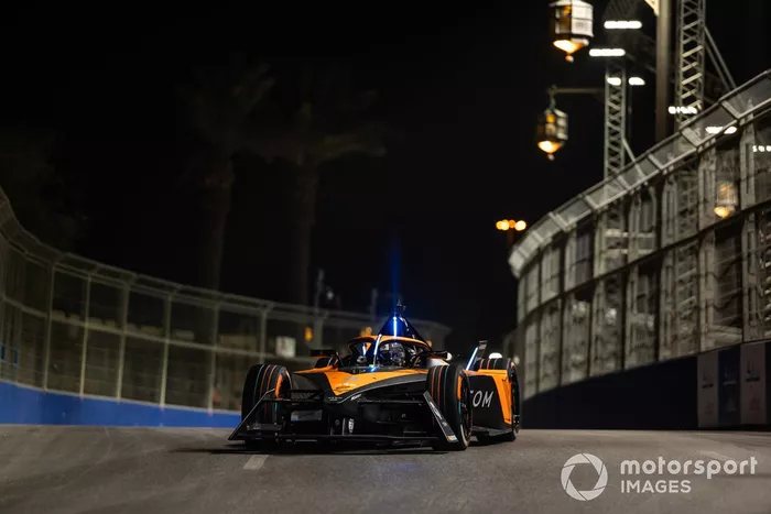 Sam Bird, equipo NEOM McLaren de Fórmula E, e-4ORCE 04