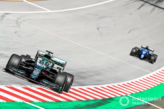 Lance Stroll, Aston Martin AMR21, Fernando Alonso, Alpine A521